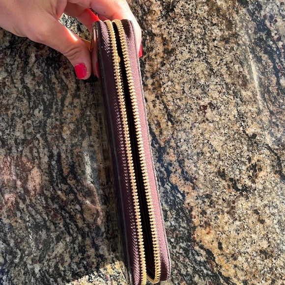 100% Authentic Louis Vuitton Zippy Wallet. Burgundy patent leather - Picture 6 of 10